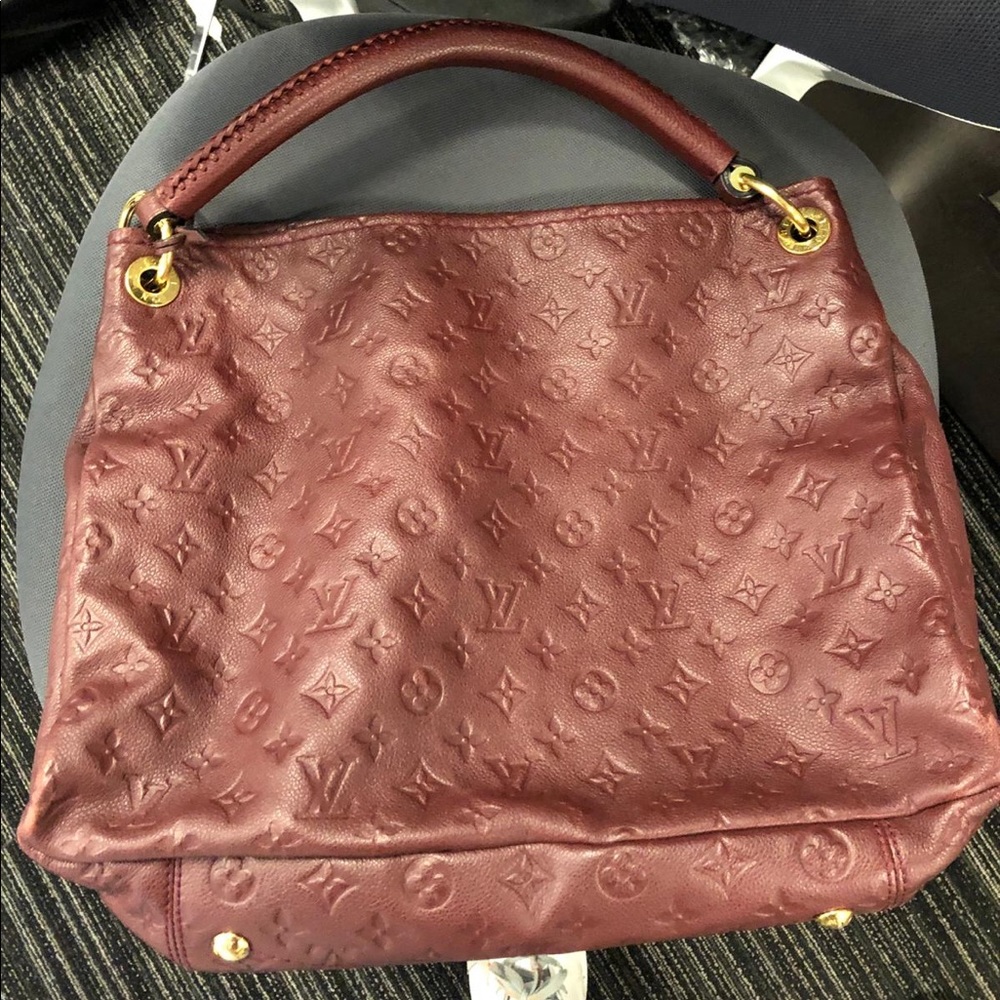 Louis Vuitton Artsy MM